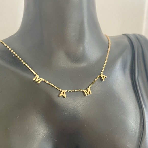 Jewelry - Mama gold tone necklace